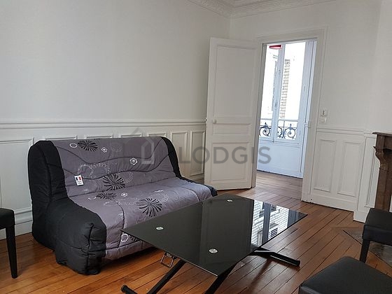 Séjour très calme équipé de 1 canapé(s) lit(s) de 140cm, canapé, 4 chaise(s)