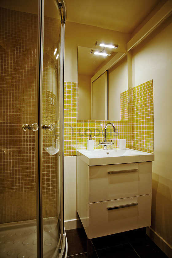 Beautiful bathroom with tile floor