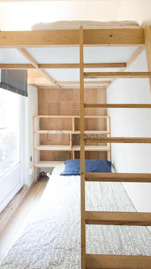 Quiet bedroom for 3 persons equipped with 1 bed(s) of 90cm, 1 futon(s) of 110cm