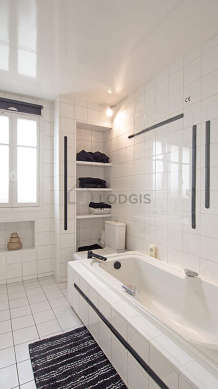 Beautiful and very bright bathroom with tilefloor