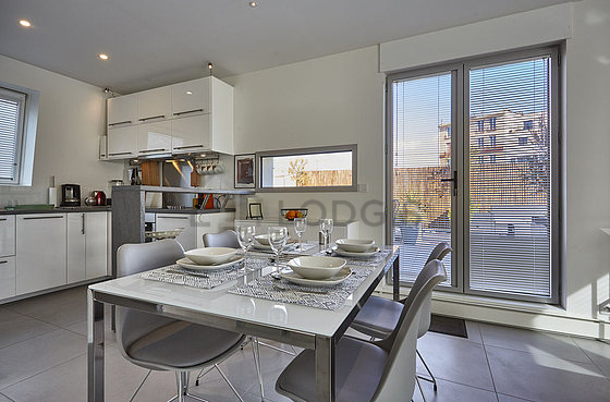 Great kitchen of 6m² with tile floor