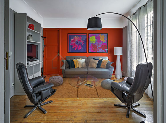 Very quiet living room furnished with 1 sofabed(s) of 160cm, tv, 1 armchair(s), 4 chair(s)