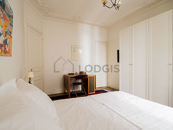 Very quiet bedroom for 2 persons equipped with 1 bed(s) of 140cm