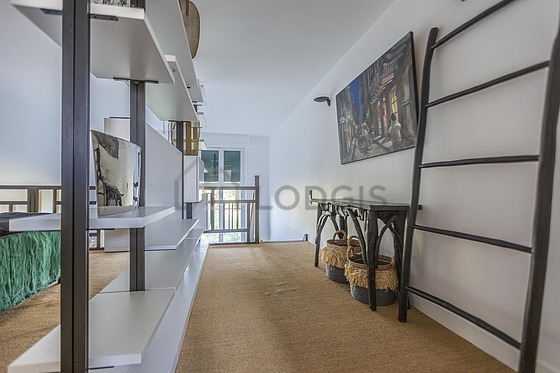 Bedroom equipped with desk, wardrobe, cupboard, 1 chair(s)