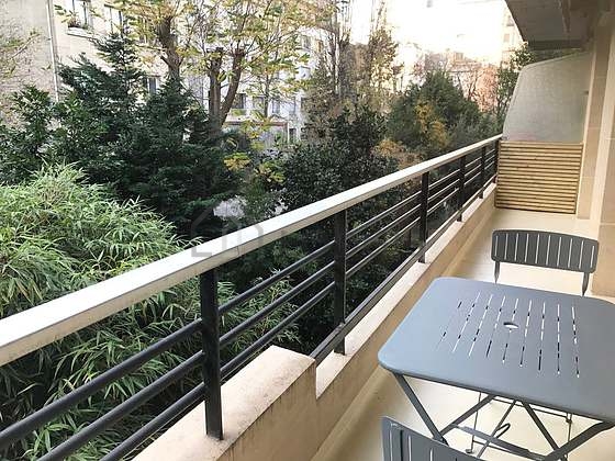 Balcony equipped with dining table, 2 chair(s)
