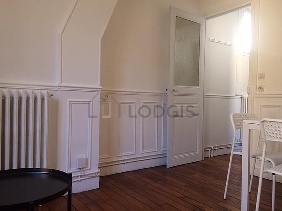 Beautiful, very quiet and bright sitting room of an apartment in Paris