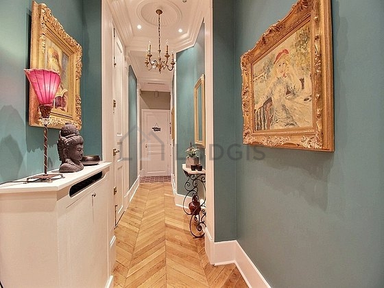 Very beautiful entrance with wooden floor