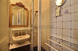 Apartment Paris 6° - Bathroom