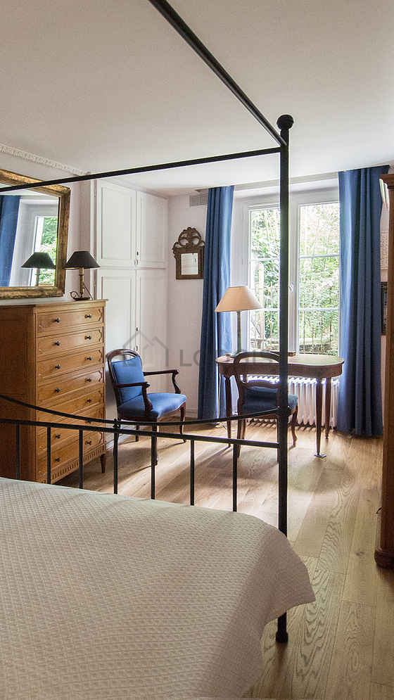Very quiet bedroom for 2 persons equipped with 1 bed(s) of 140cm