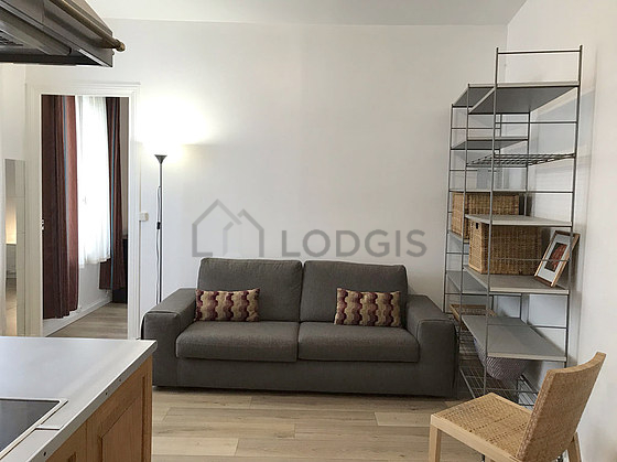 Quiet living room furnished with 1 sofabed(s) of 140cm, tv, 1 chair(s)