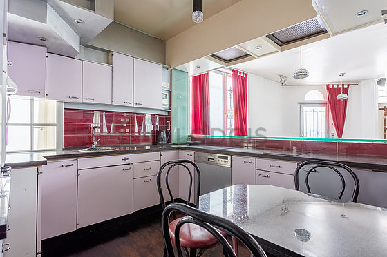 Great kitchen of 6m² with wooden floor