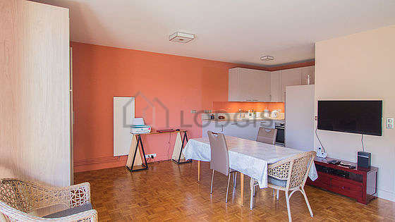 Very bright living room furnished with 1 armchair(s), 6 chair(s)