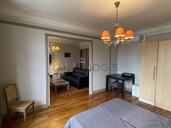 Chambre donnant sur cour