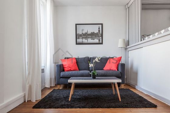Beau séjour très calme et très lumineux d'un appartement à Paris
