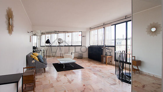 Beau séjour très calme et très lumineux d'un duplex à Paris