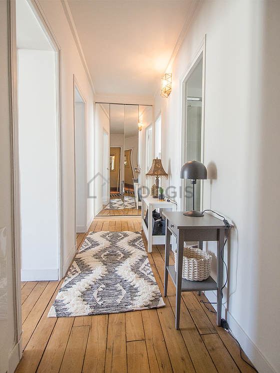 Beautiful entrance with wooden floor