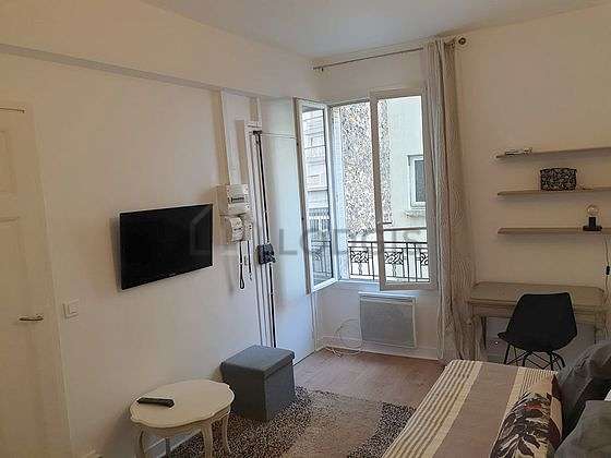 Location Studio Paris 18 Rue Du Ruisseau Meuble 16 M Montmartre
