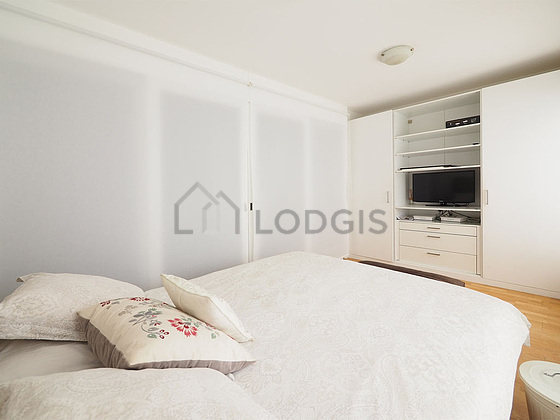 Chambre donnant sur cour