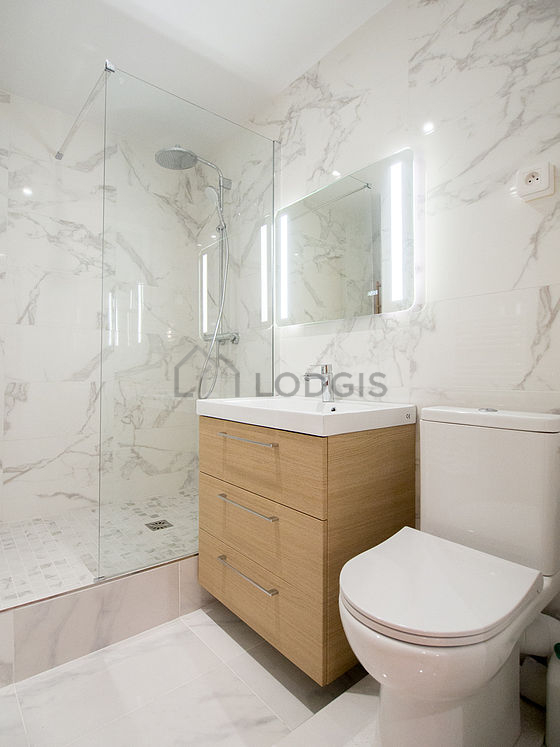 Pleasant bathroom with tile floor
