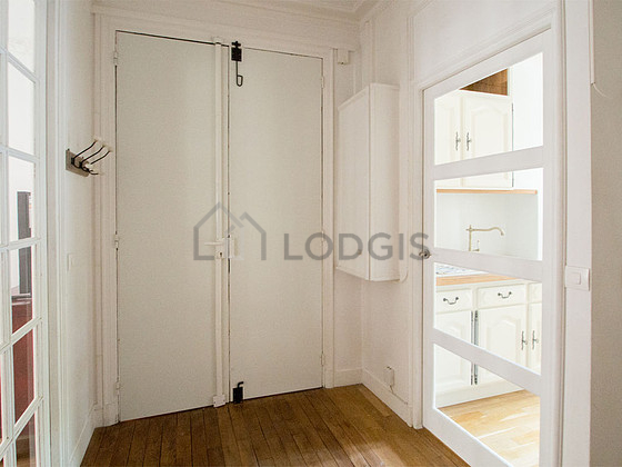 Beautiful entrance with wooden floor