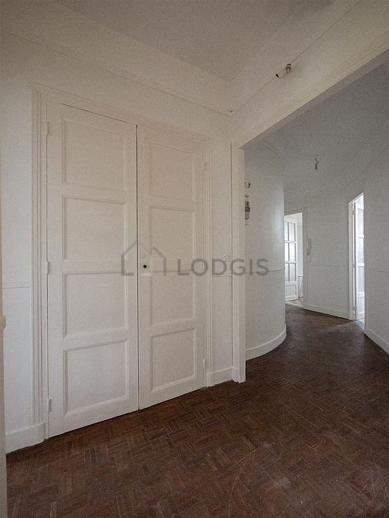 Beautiful entrance with wooden floor