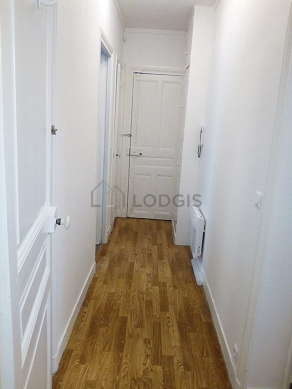 Entrance with woodenfloor