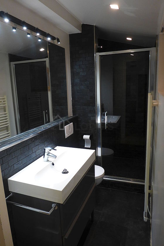 Pleasant bathroom with tile floor