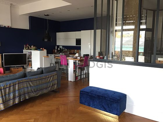 Magnifique séjour calme et très lumineux d'un appartement à Paris