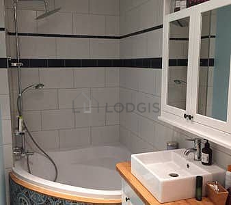 Agréable salle de bain