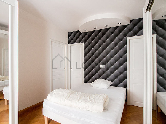 Very quiet bedroom for 2 persons equipped with 1 bed(s) of 140cm