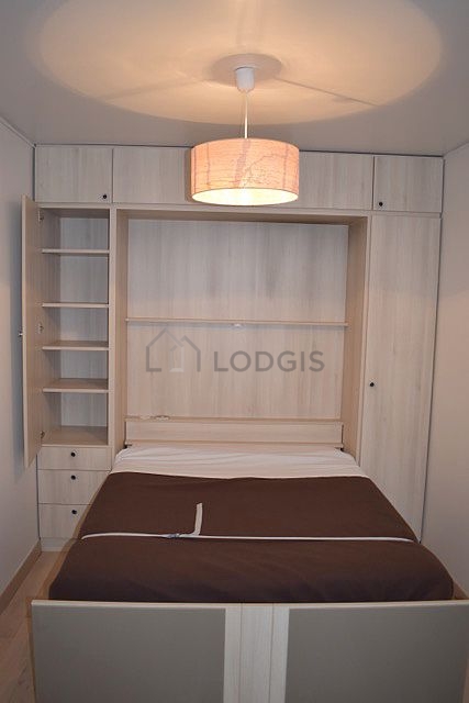 Chambre équipée de placard