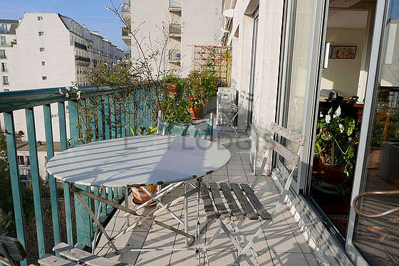 Terrasse équipée de table à manger, 1 chaise(s)
