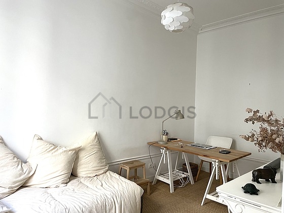 Bedroom with coco floor