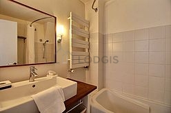 Apartment Paris 4° - Bathroom