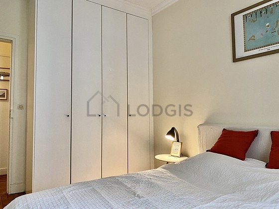Very quiet bedroom for 2 persons equipped with 1 bed(s) of 160cm