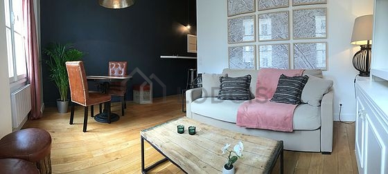 Great, very quiet and very bright sitting room of an apartment in Paris