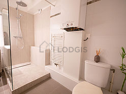 Apartment Rueil-Malmaison - Bathroom