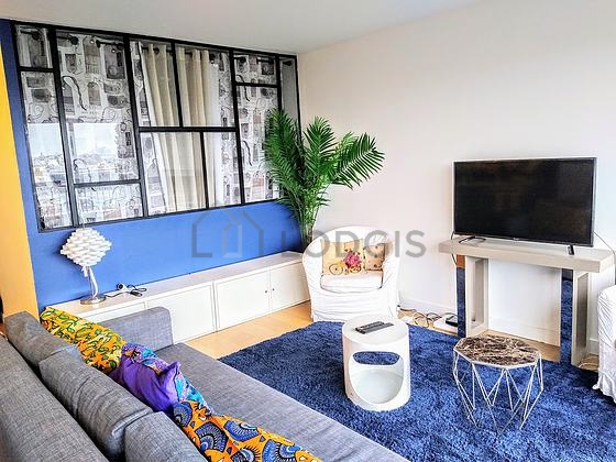 Great, very quiet and very bright sitting room of an apartment in Paris