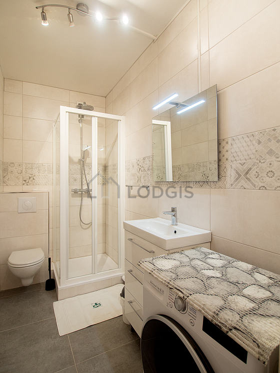 Pleasant bathroom with tile floor