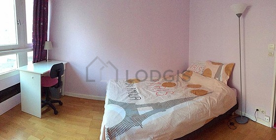 Very quiet bedroom for 2 persons equipped with 1 bed(s) of 140cm