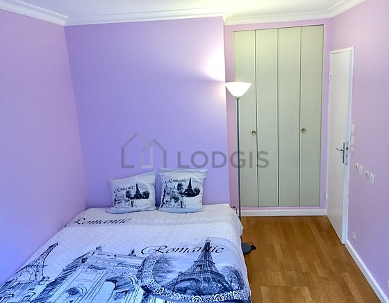 Very quiet bedroom for 2 persons equipped with 1 bed(s) of 140cm