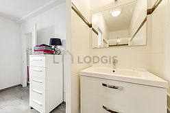 House Bagnolet - Bathroom