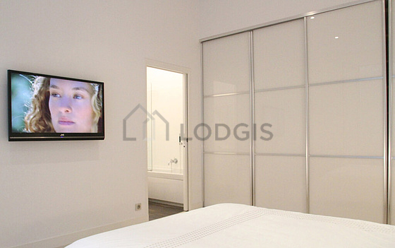 Very quiet bedroom for 2 persons equipped with 1 bed(s) of 140cm