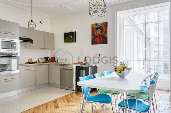 Kitchen where you can have dinner for 6 person(s) equipped with dishwasher, hob, refrigerator, crockery