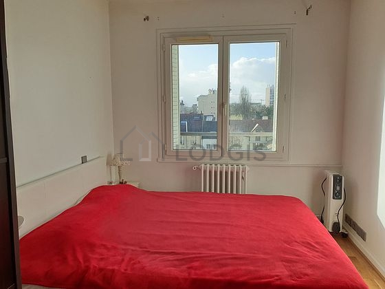Chambre avec fenêtres double vitrage