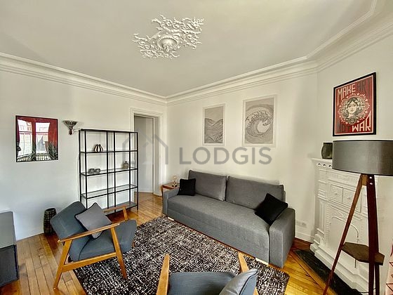 Séjour très calme équipé de 1 canapé(s) lit(s) de 140cm, home cinéma, télé, ventilateur