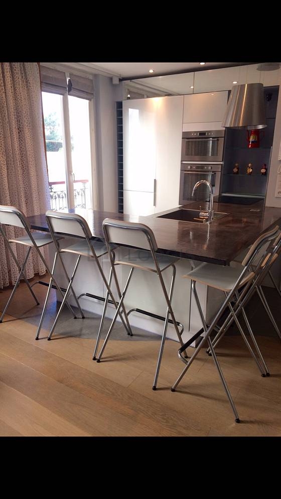 Kitchen where you can have dinner for 5 person(s) equipped with dishwasher, hob, refrigerator, freezer