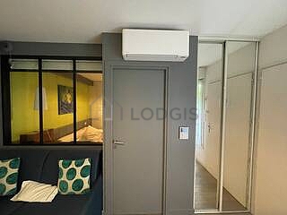 Magnifique séjour très calme et très lumineux d'un appartement à Paris
