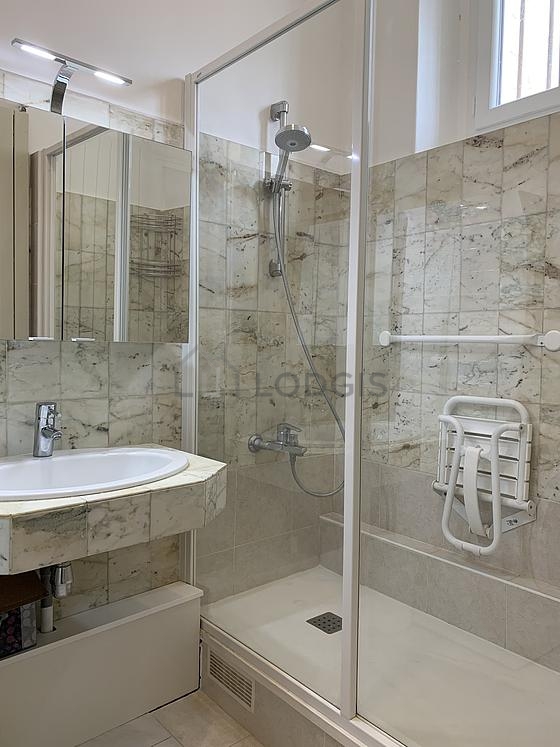 Pleasant bathroom with tile floor