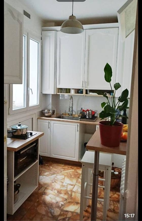 Magnifique cuisine avec du carrelage au sol